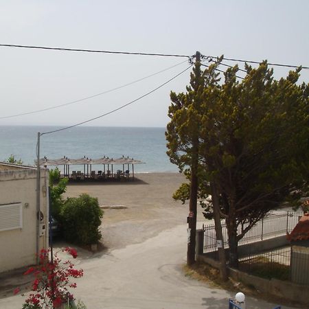 To Kyma Aparthotel Amarynthos Bagian luar foto
