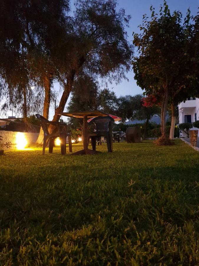 To Kyma Aparthotel Amarynthos Bagian luar foto
