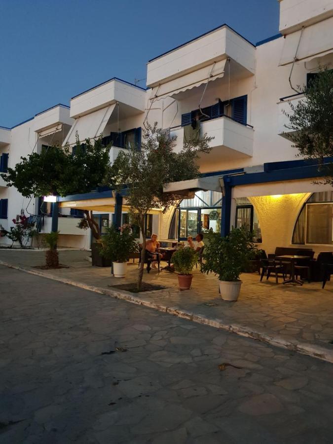 To Kyma Aparthotel Amarynthos Bagian luar foto